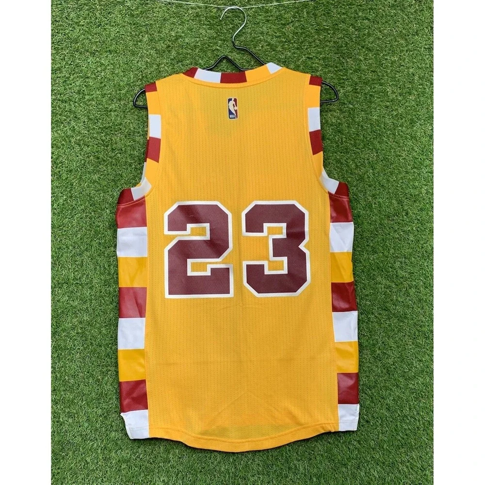 LeBron James Cleveland Cavaliers Jersey Mens Small Cavs #23 HWC Throwback Yellow